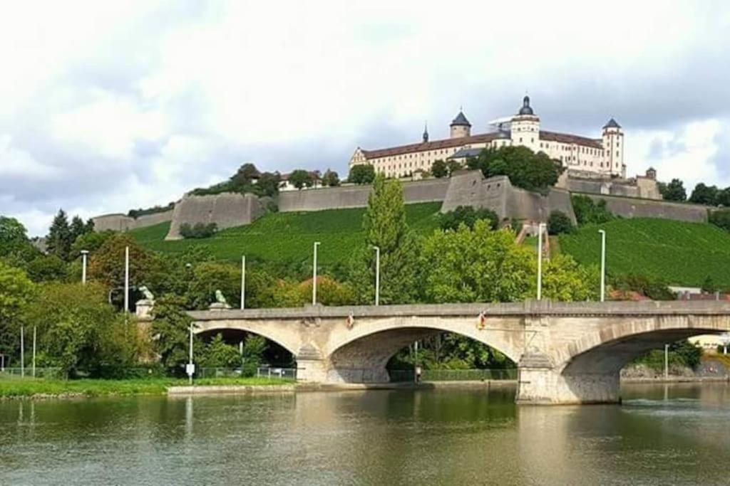 Willkommen In Wuerzburg اهلا بكم فى Willcome المظهر الخارجي الصورة